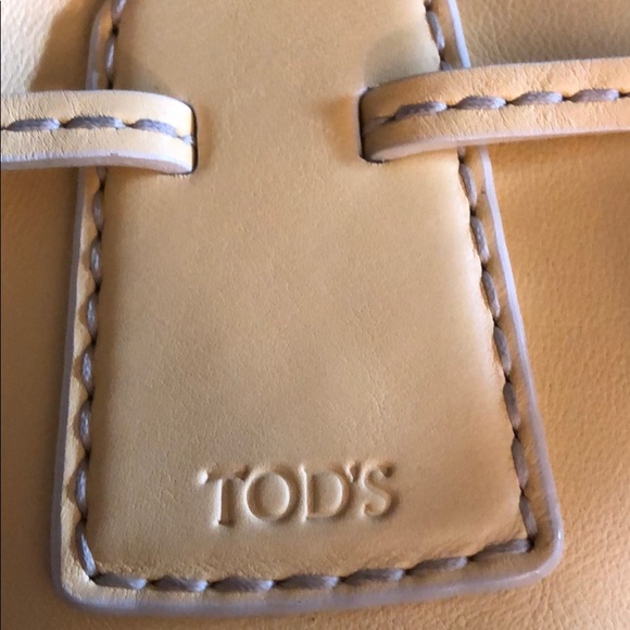 Tod’s butter yellow “princess Diana” bag - Picture 2 of 7